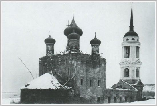 Разрушенная Адмиралтейская церковь город Воронеж 1990-е годы фото